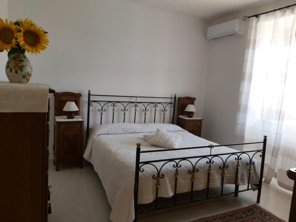 Bed and Breakfast Cascina Il Volo Moncalvo Exterior foto