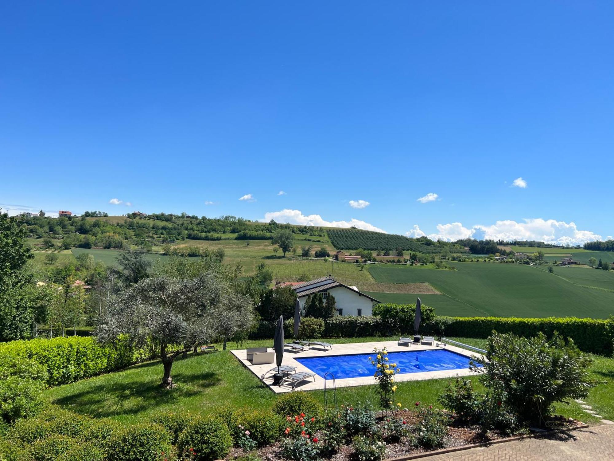Bed and Breakfast Cascina Il Volo Moncalvo Exterior foto