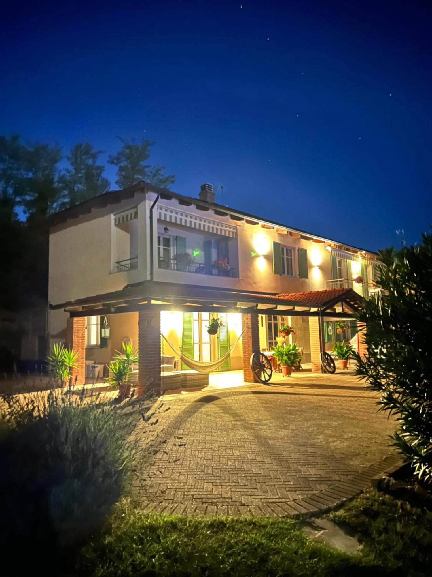 Bed and Breakfast Cascina Il Volo Moncalvo Exterior foto