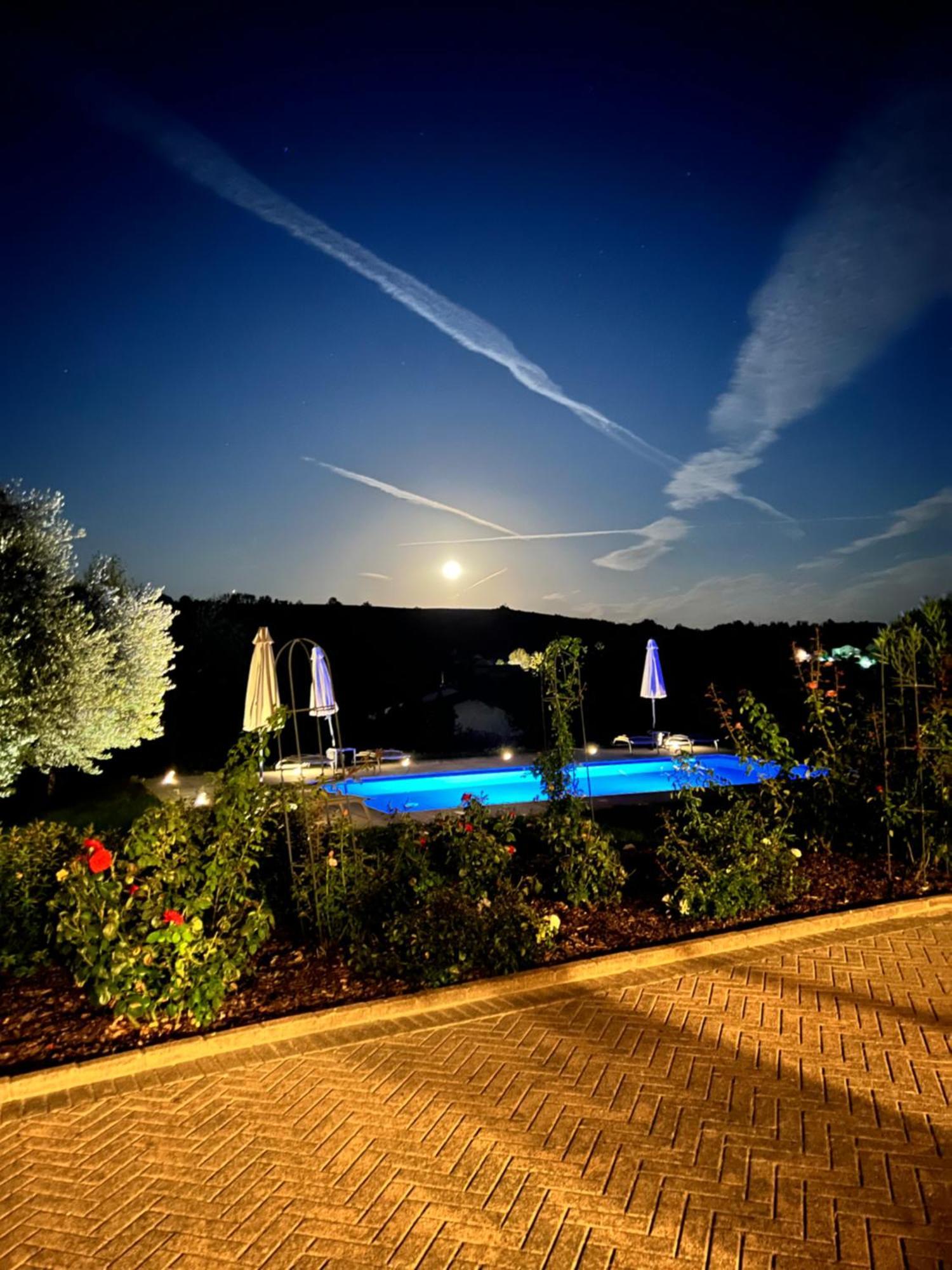 Bed and Breakfast Cascina Il Volo Moncalvo Exterior foto