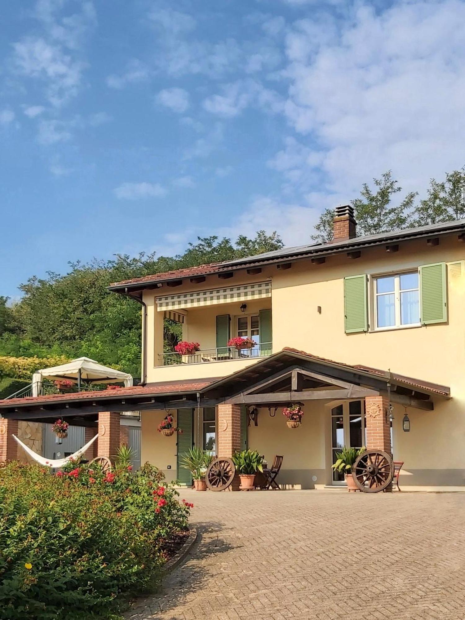 Bed and Breakfast Cascina Il Volo Moncalvo Exterior foto