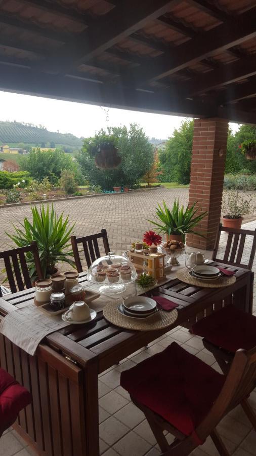 Bed and Breakfast Cascina Il Volo Moncalvo Exterior foto